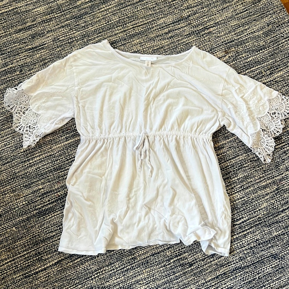 Motherhood white lacy short sleeve shirt